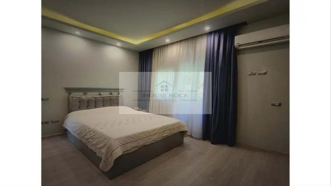 فيلا للايجار بكمبوند بارك ستون مفروش بالكامل