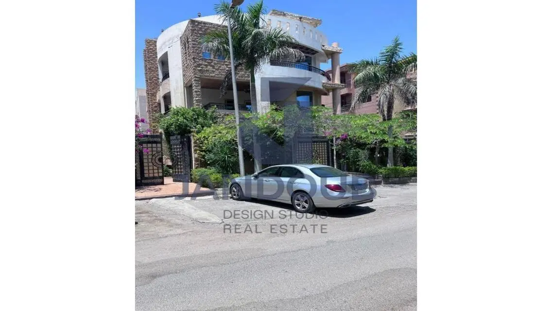 Apartment for Sale Overlooking a Landmark