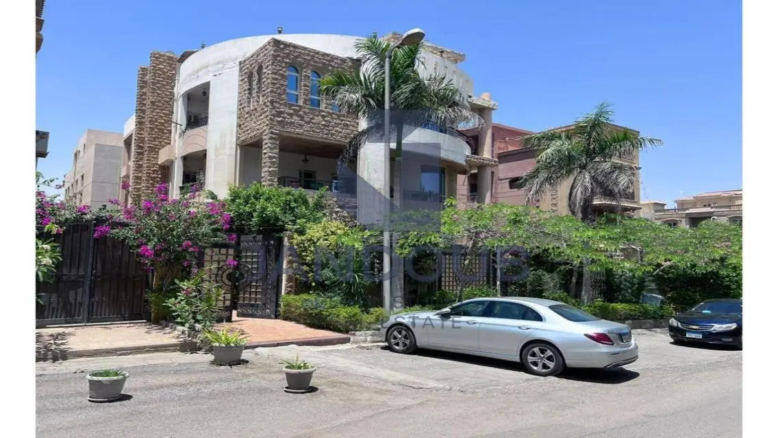 Apartment for Sale Overlooking a Landmark