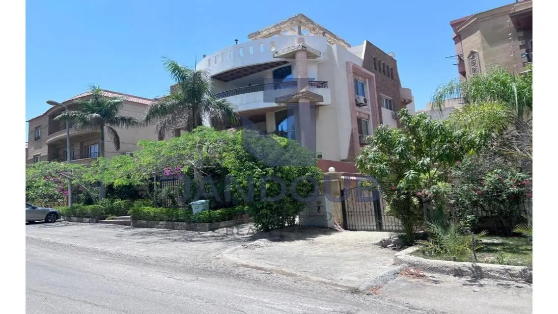 Apartment for Sale Overlooking a Landmark