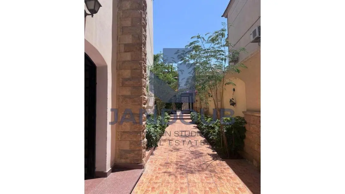 Apartment for Sale Overlooking a Landmark