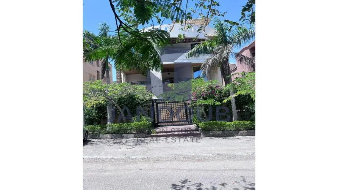 Apartment for Sale Overlooking a Landmark