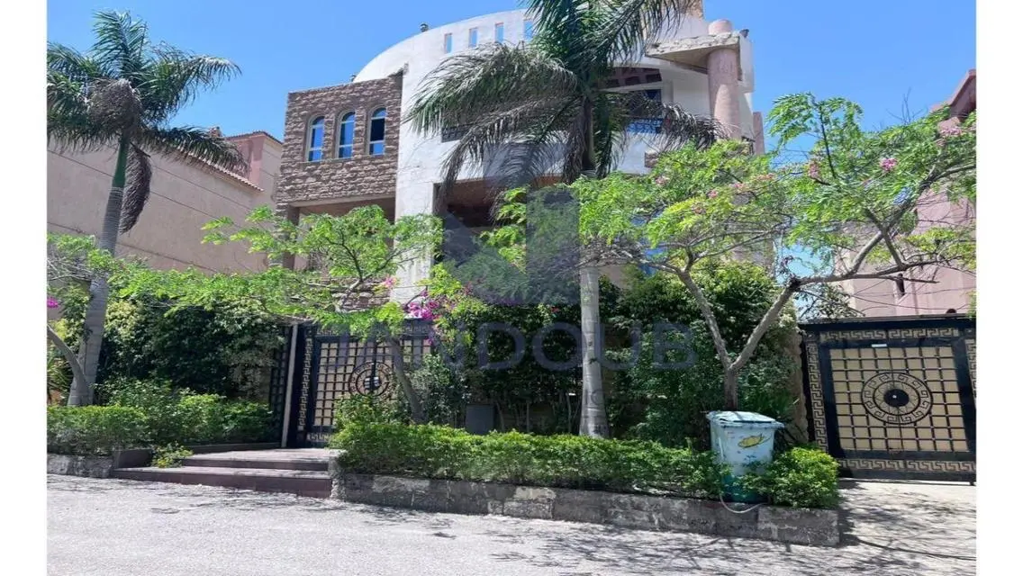 Apartment for Sale Overlooking a Landmark