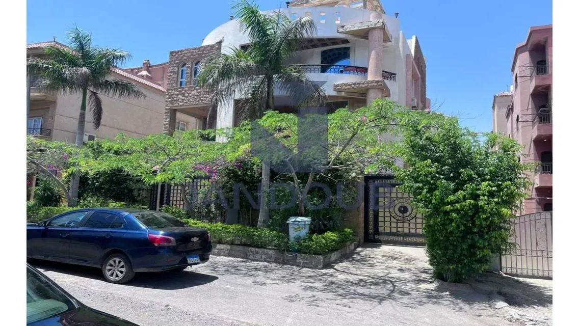 Apartment for Sale Overlooking a Landmark