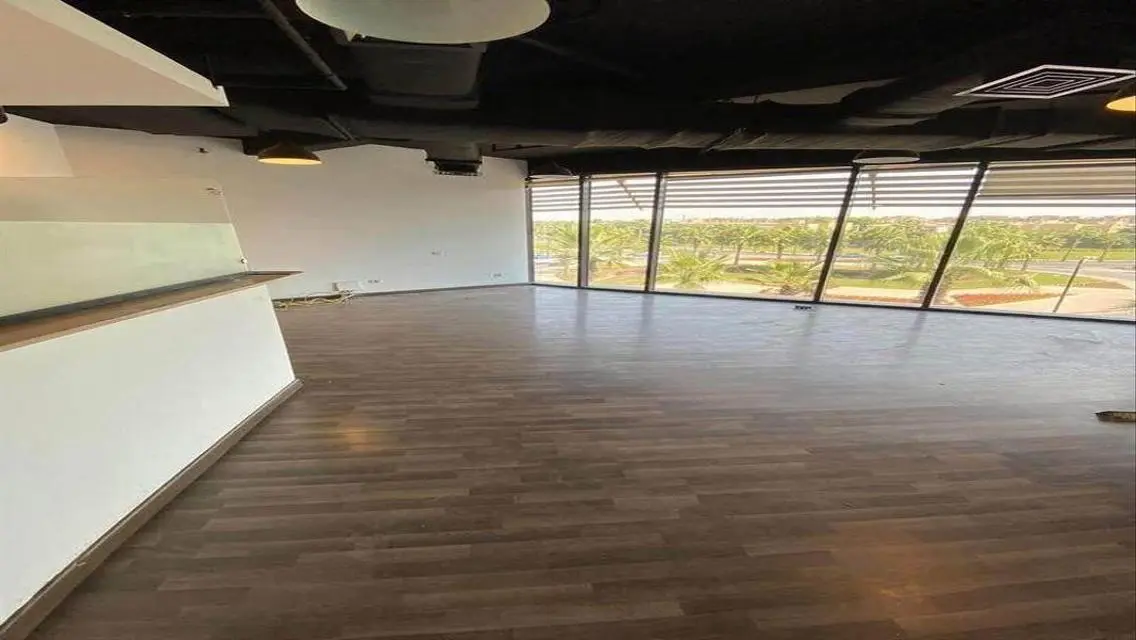 Office in The Polygon Beverly Hills ready to move