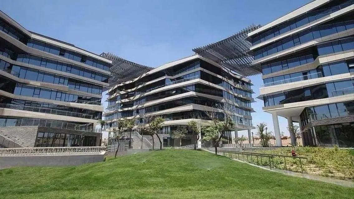 Office in The Polygon Beverly Hills ready to move