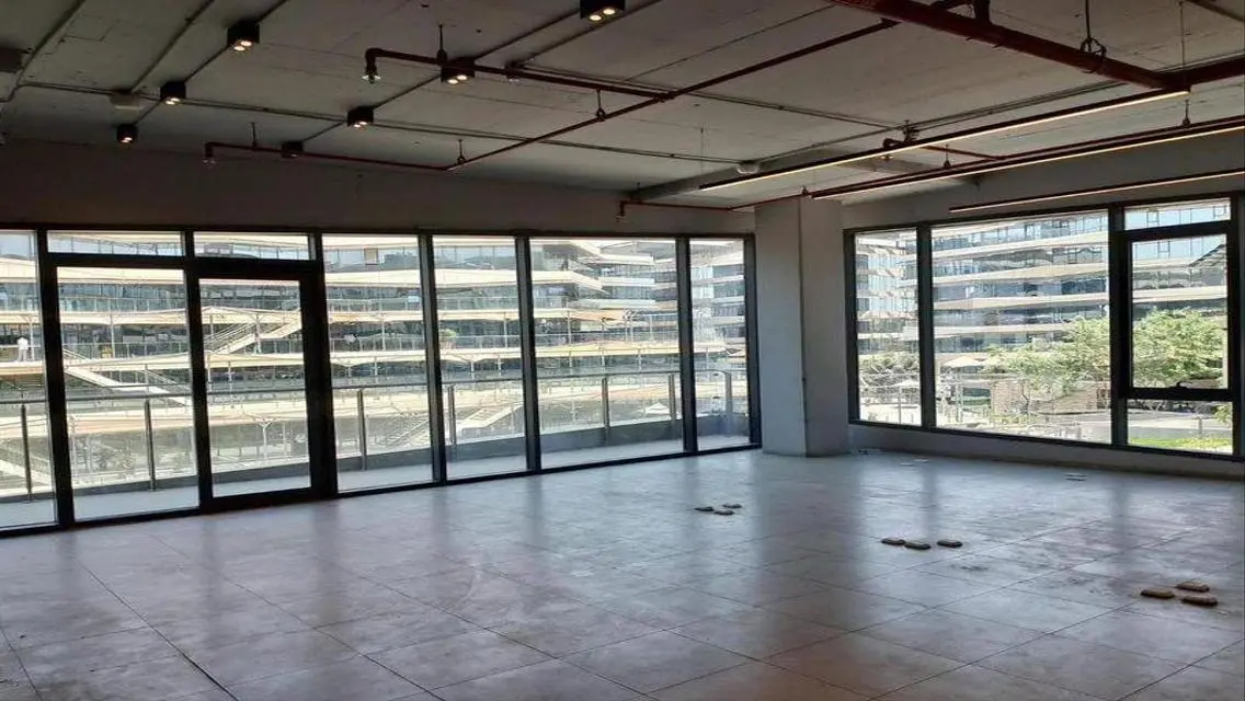 Office in The Polygon Beverly Hills ready to move