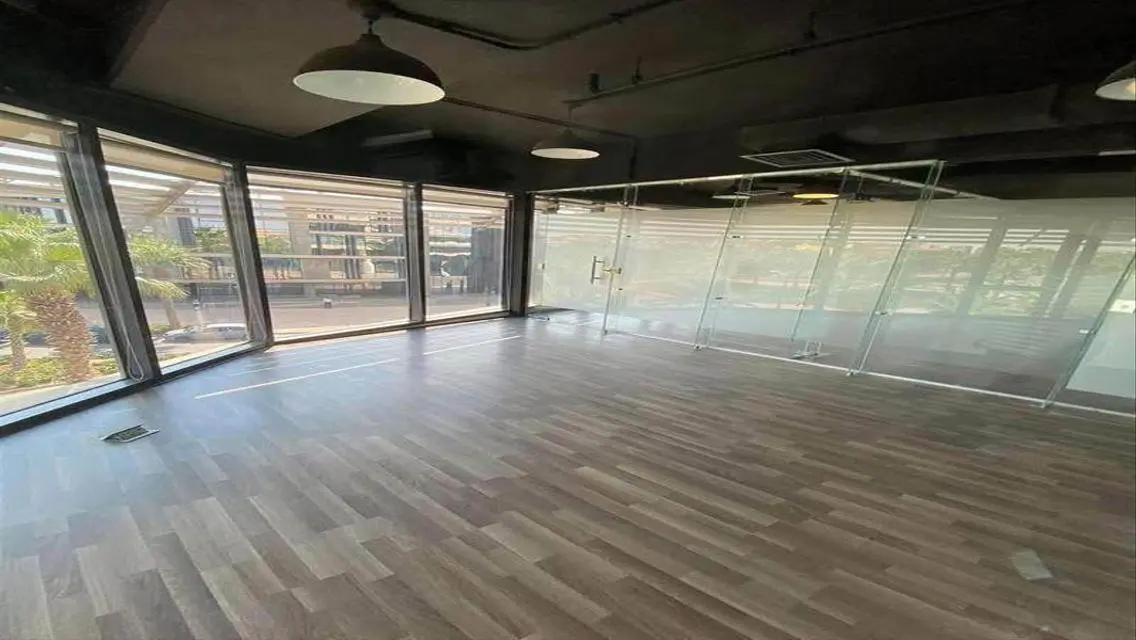 Office in The Polygon Beverly Hills ready to move