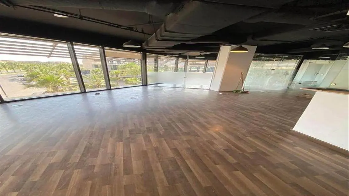 Office in The Polygon Beverly Hills ready to move