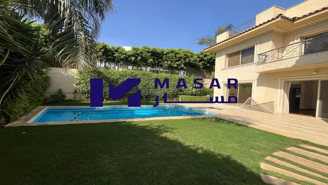 منزل فاخر مع حديقة خاصة ووسائل راحة حديثة