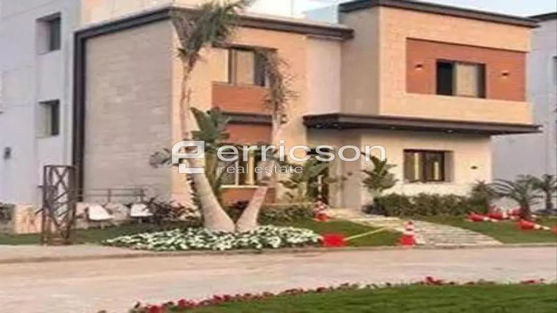 Town House middle For Sale In Azzar 2