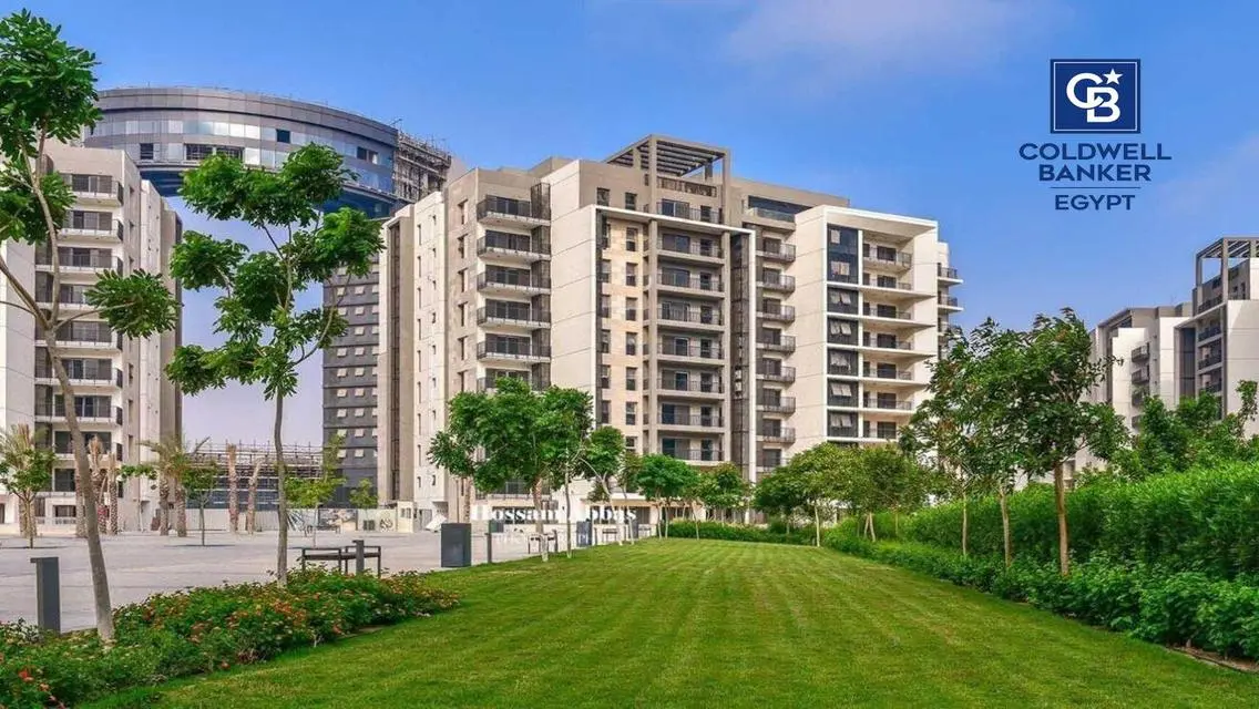 Luxurious Villa in Sheikh Zayed with Private Lakes
