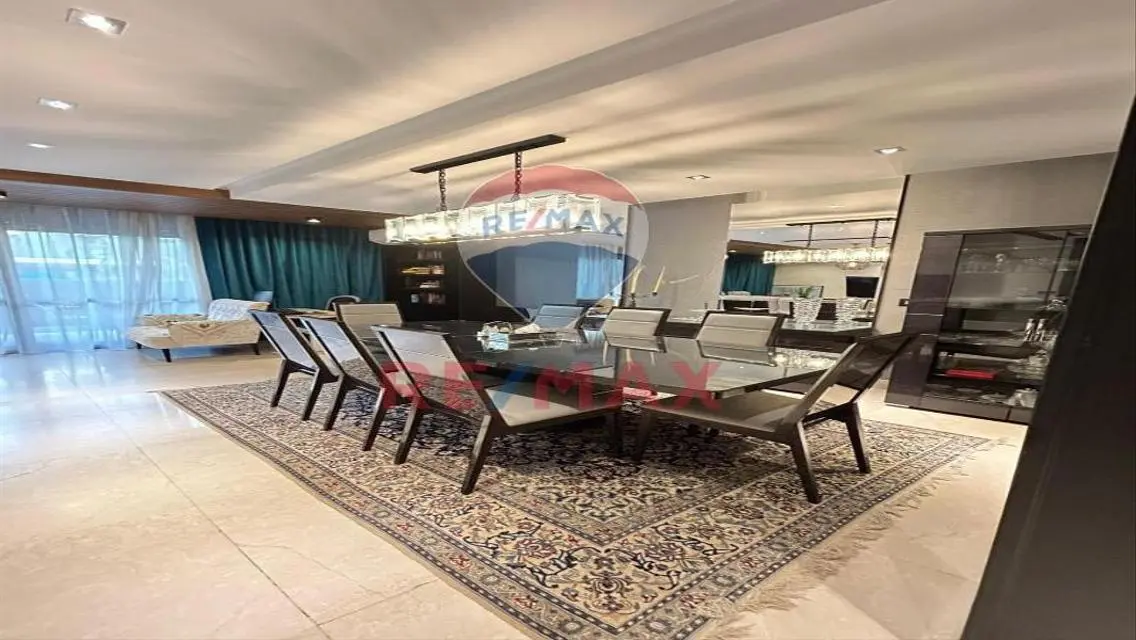 AMAZING Ground floor apartment  with garden