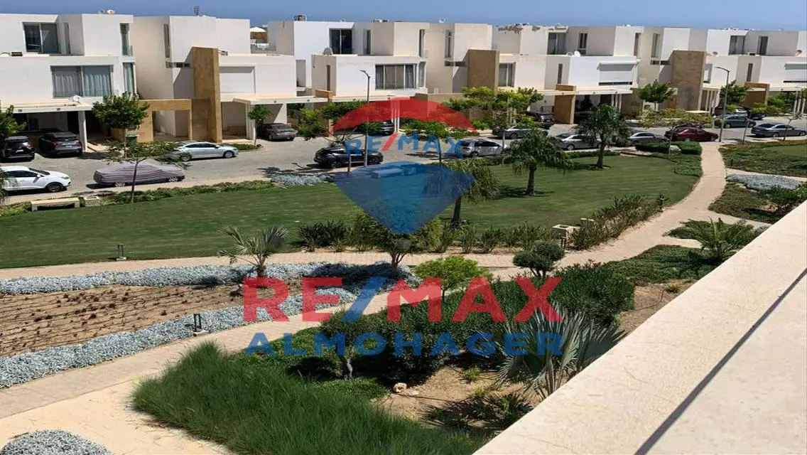 بنتهاوس بتشطيب وفرش مودرن بفيو مفتوح ع اللاندسكيب