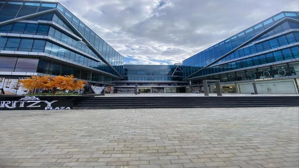 Office for rent in Ritz Mall Sheikh Zayed