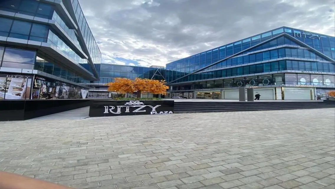Office for rent in Ritz Mall Sheikh Zayed