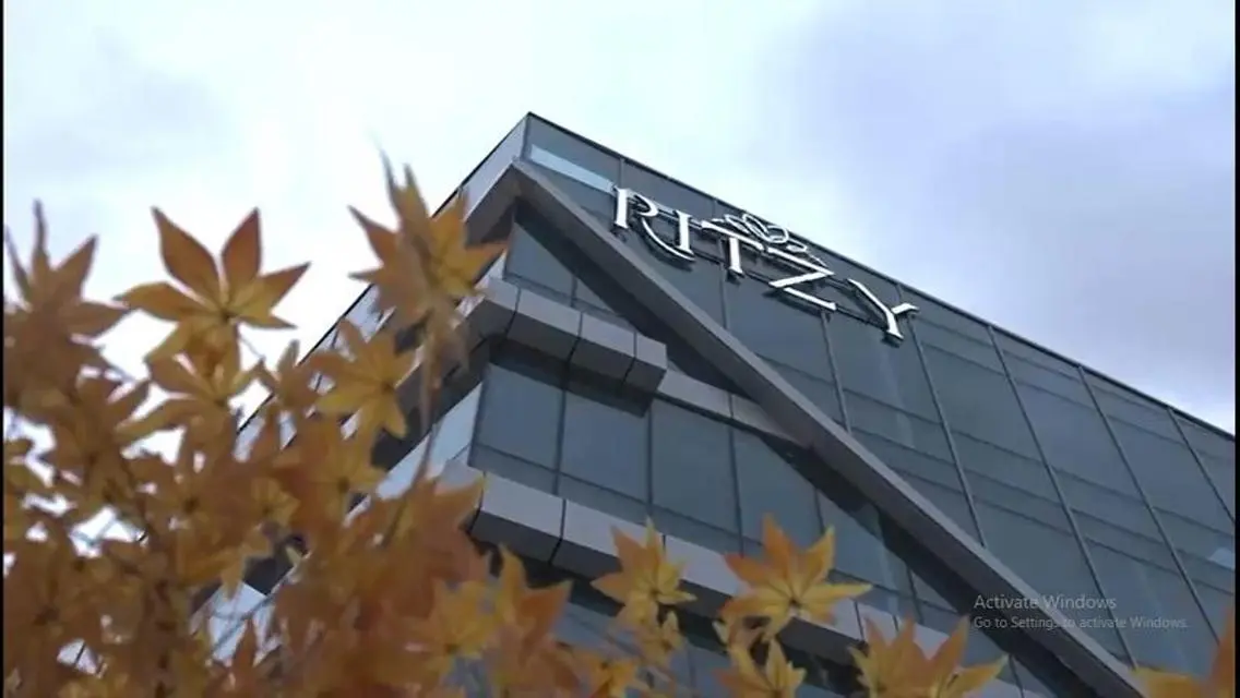 Office for rent in Ritz Mall Sheikh Zayed