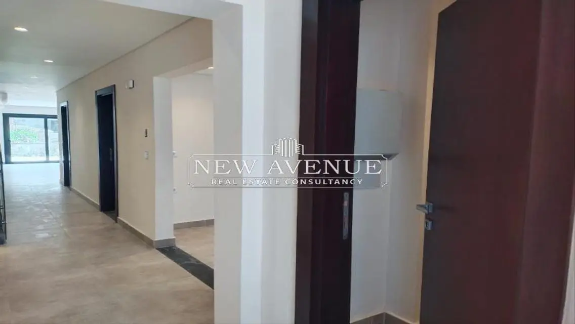 Luxury Apartment with Private Garden in Prime Location