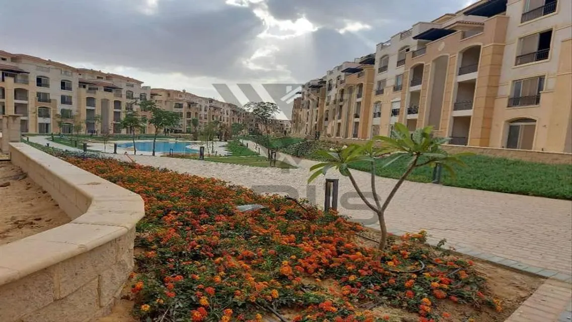 Luxurious 5-Bedroom Apartment in the Heart of the City