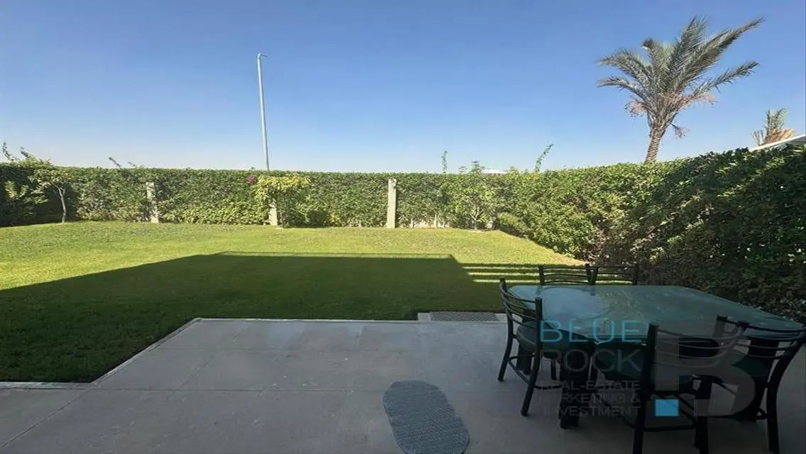 فاميلي هاووس ارضي للبيع كروان بالم هيلز