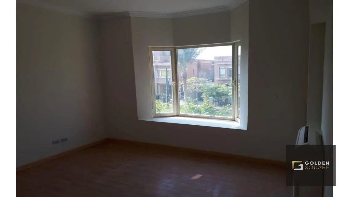 Twin house for rent in Bellagio Compound