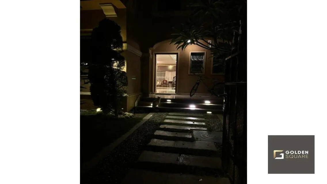 Twin house for rent in Bellagio Compound