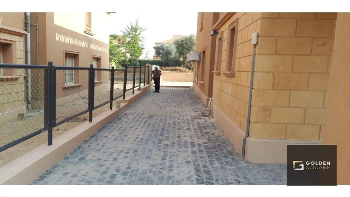 Twin house for rent in Bellagio Compound