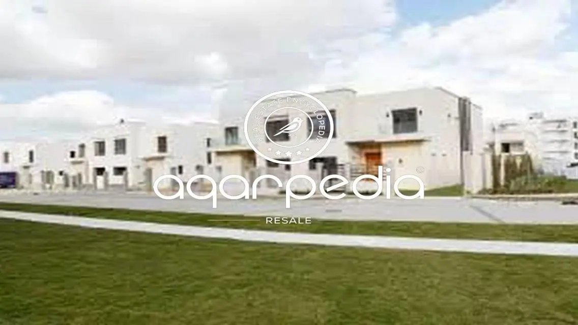 Villa 750m Sale - Prime location in Address East