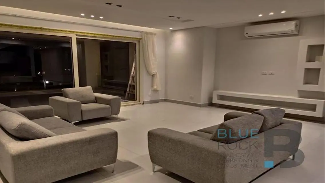 سينيور علوي للبيع موقع متميز في هاسيندا وايت