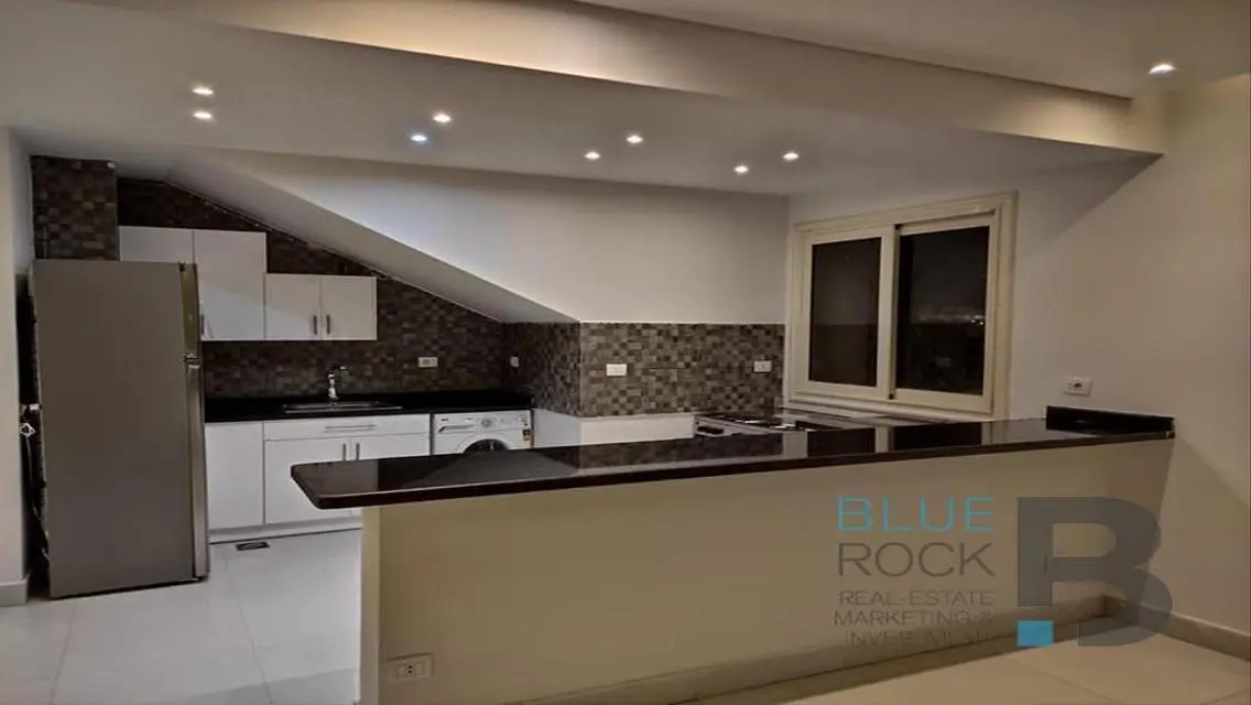 سينيور علوي للبيع موقع متميز في هاسيندا وايت