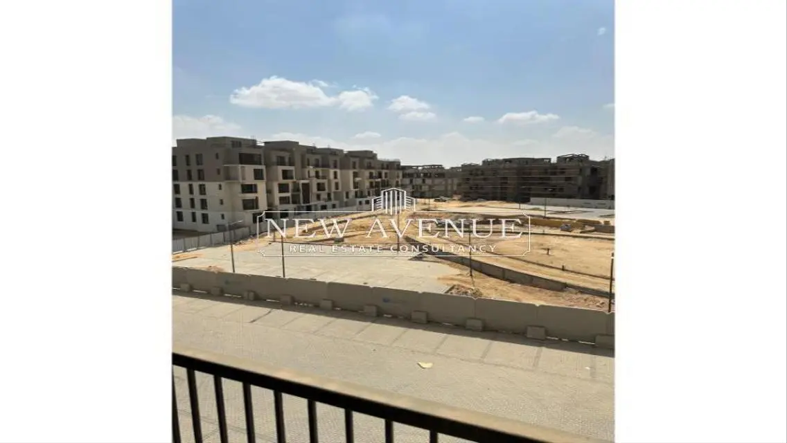 شقة جاهزة للاستلام وفيو مفتوحة على جاردن