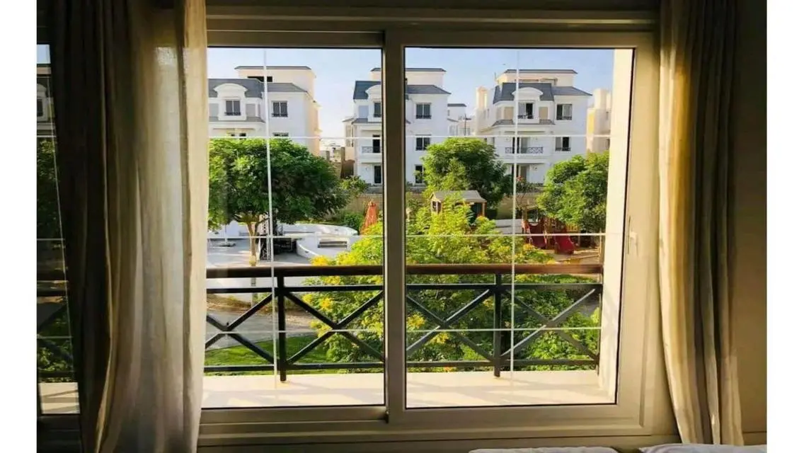 فيلا للبيع  في Kingsway بفيو مفتوح علي لاند سكيب