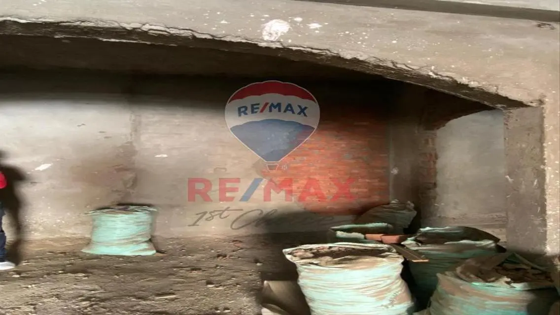 In a prime location off Al-Marghani Street