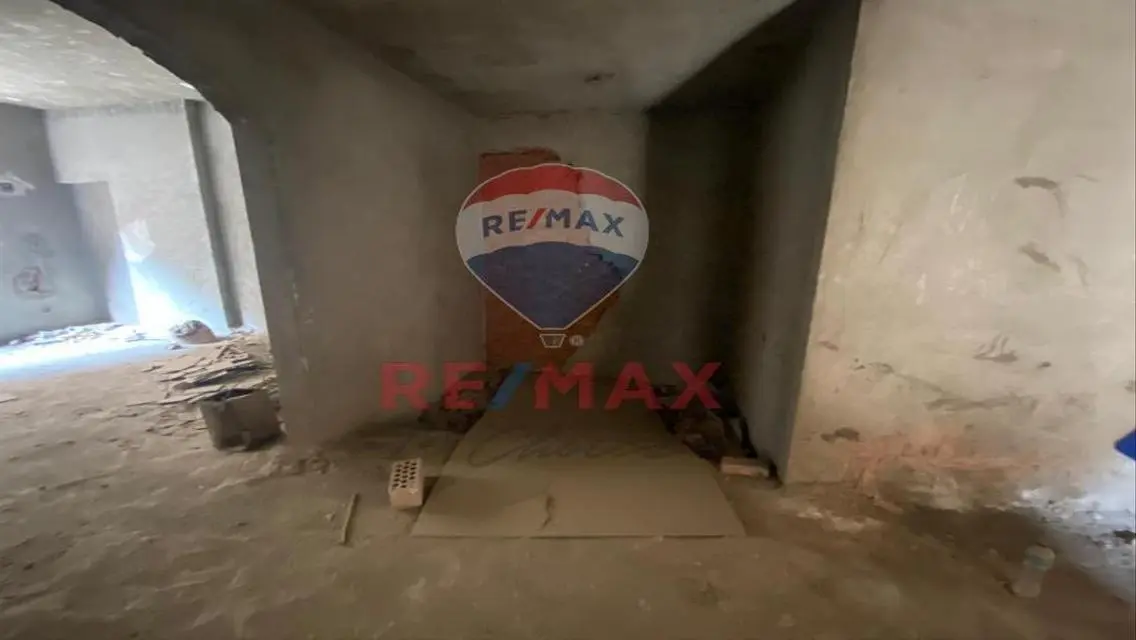In a prime location off Al-Marghani Street