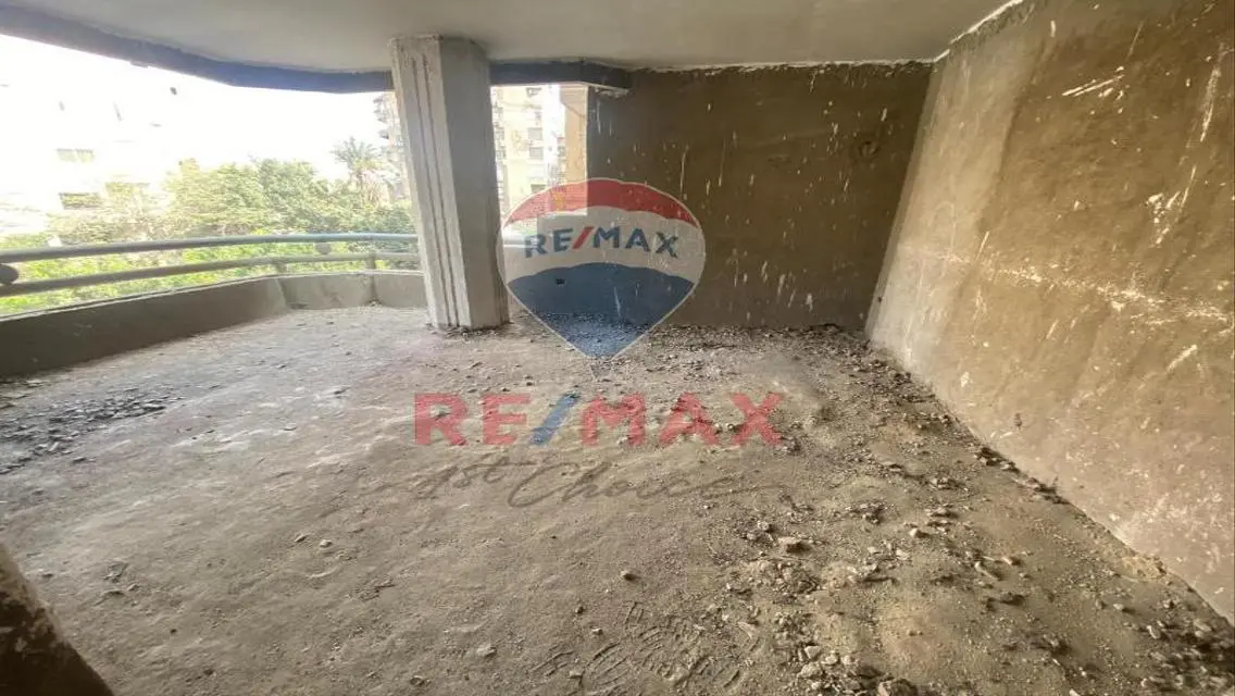 In a prime location off Al-Marghani Street