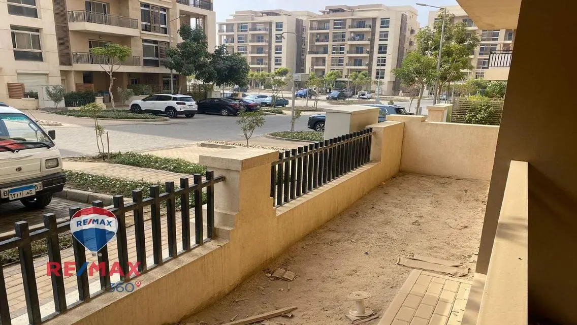 ارضي بجنينه نصف تشطيب طرفيه موقع رائع بارك ريزيدنس
