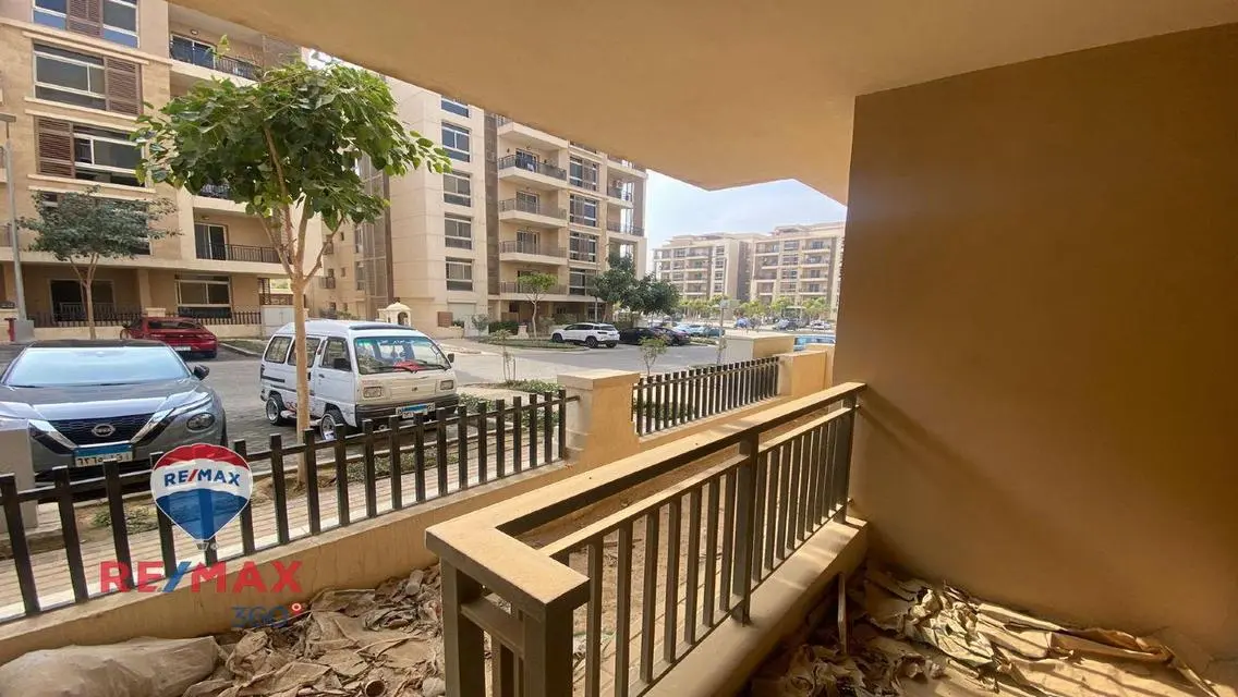 ارضي بجنينه نصف تشطيب طرفيه موقع رائع بارك ريزيدنس