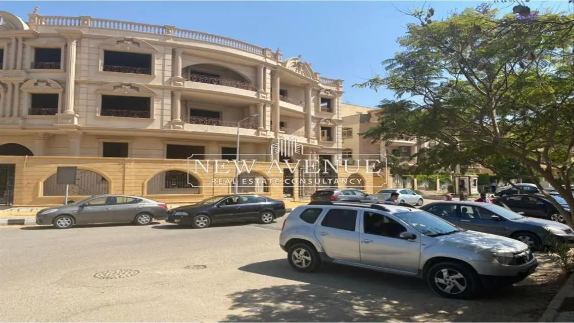 2 villas with Pool for sale in El nakhil new cairo