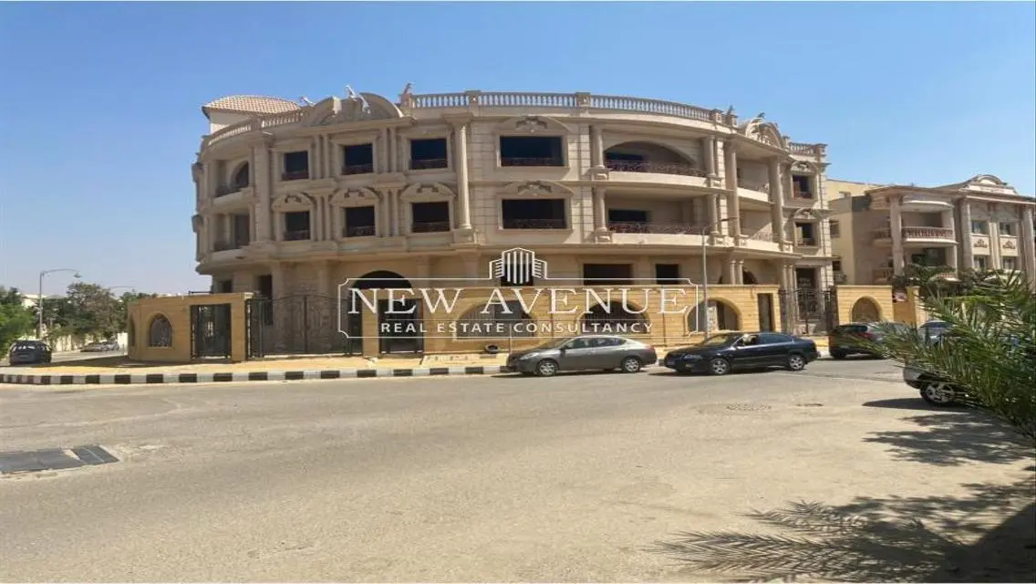 2 villas with Pool for sale in El nakhil new cairo