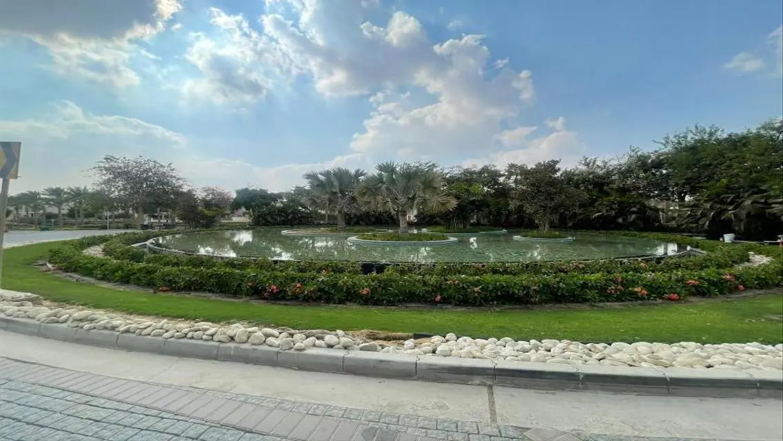 Medium Villa  resale for sale, ready to move