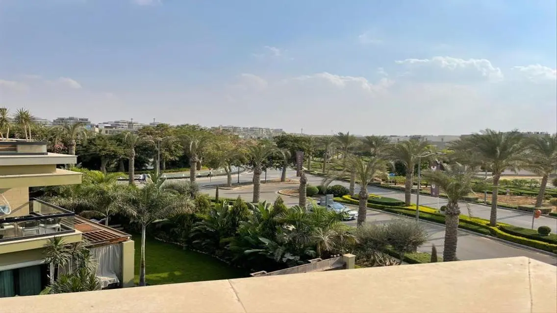 Medium Villa  resale for sale, ready to move