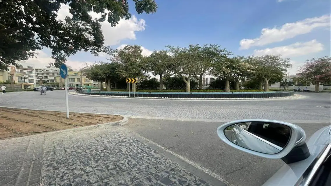 Medium Villa  resale for sale, ready to move