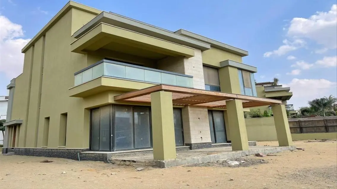 Medium Villa  resale for sale, ready to move