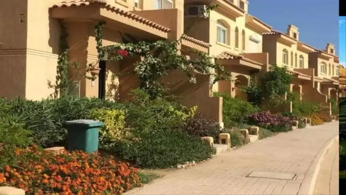 شاليه متشطب على البحر في تلال العين السخنة