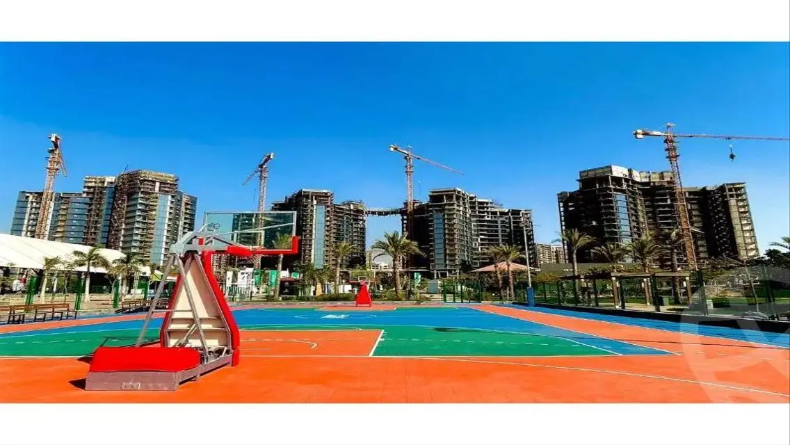 شقه للبيع فى ابراج  زد ويست   فيو لاند سكيب  ونادى