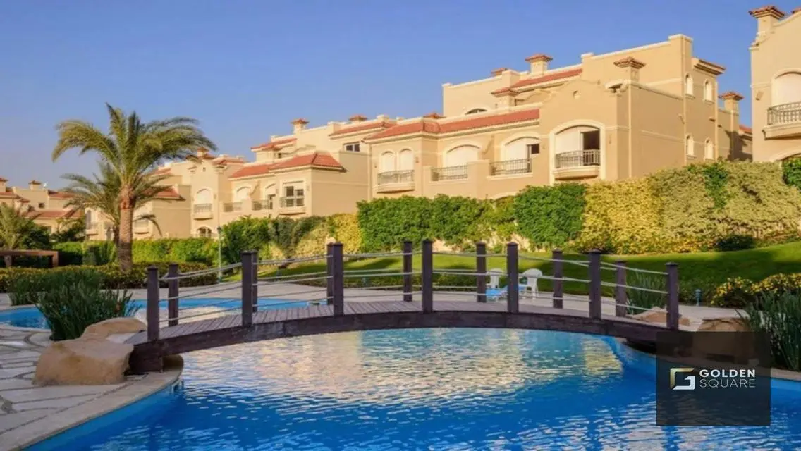resale twin house in compound patio oro