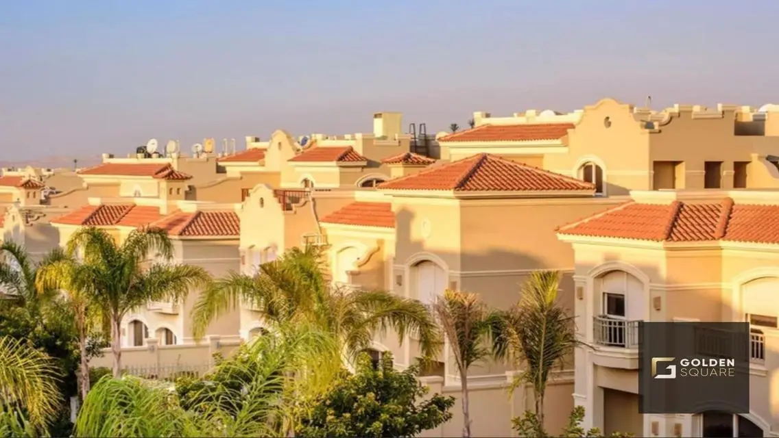 resale twin house in compound patio oro