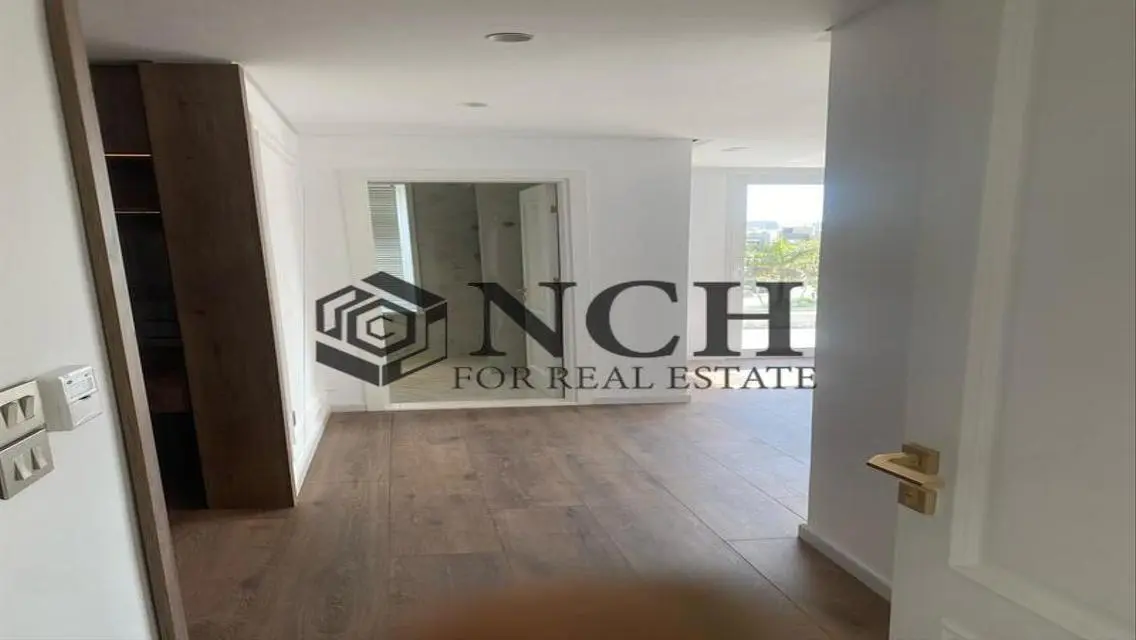 LUXURIOUS VILLA 5BED WITH PRIVATE POOL, PALM HILLS
