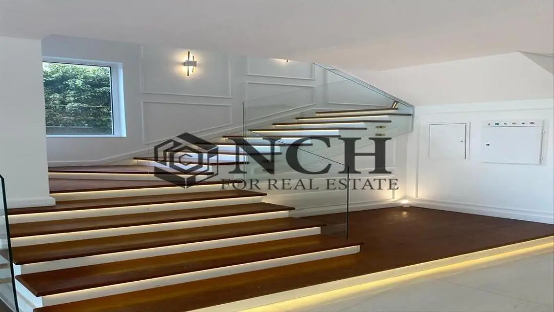 LUXURIOUS VILLA 5BED WITH PRIVATE POOL, PALM HILLS