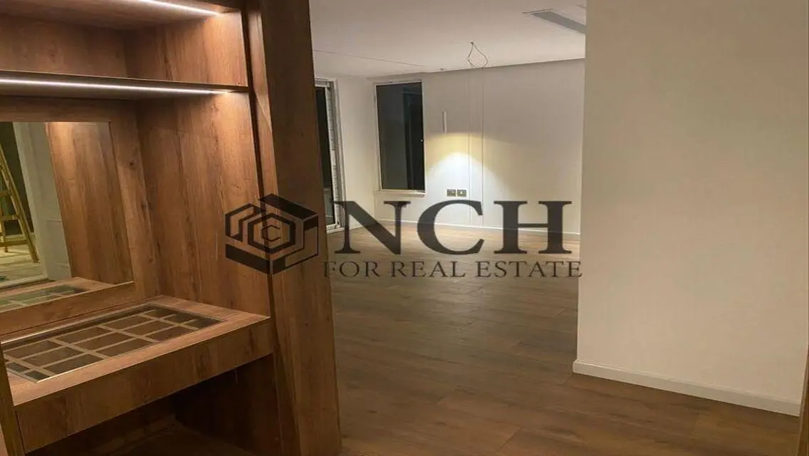 LUXURIOUS VILLA 5BED WITH PRIVATE POOL, PALM HILLS